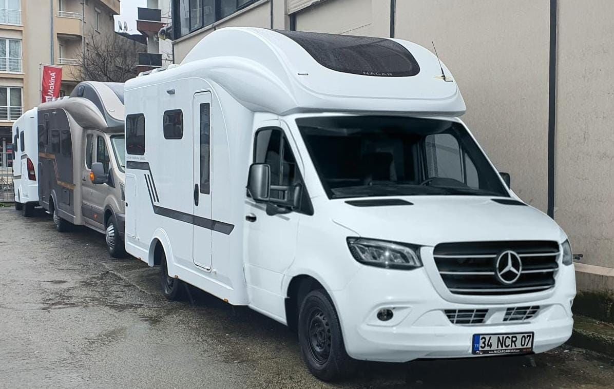 Mercedes Karavan